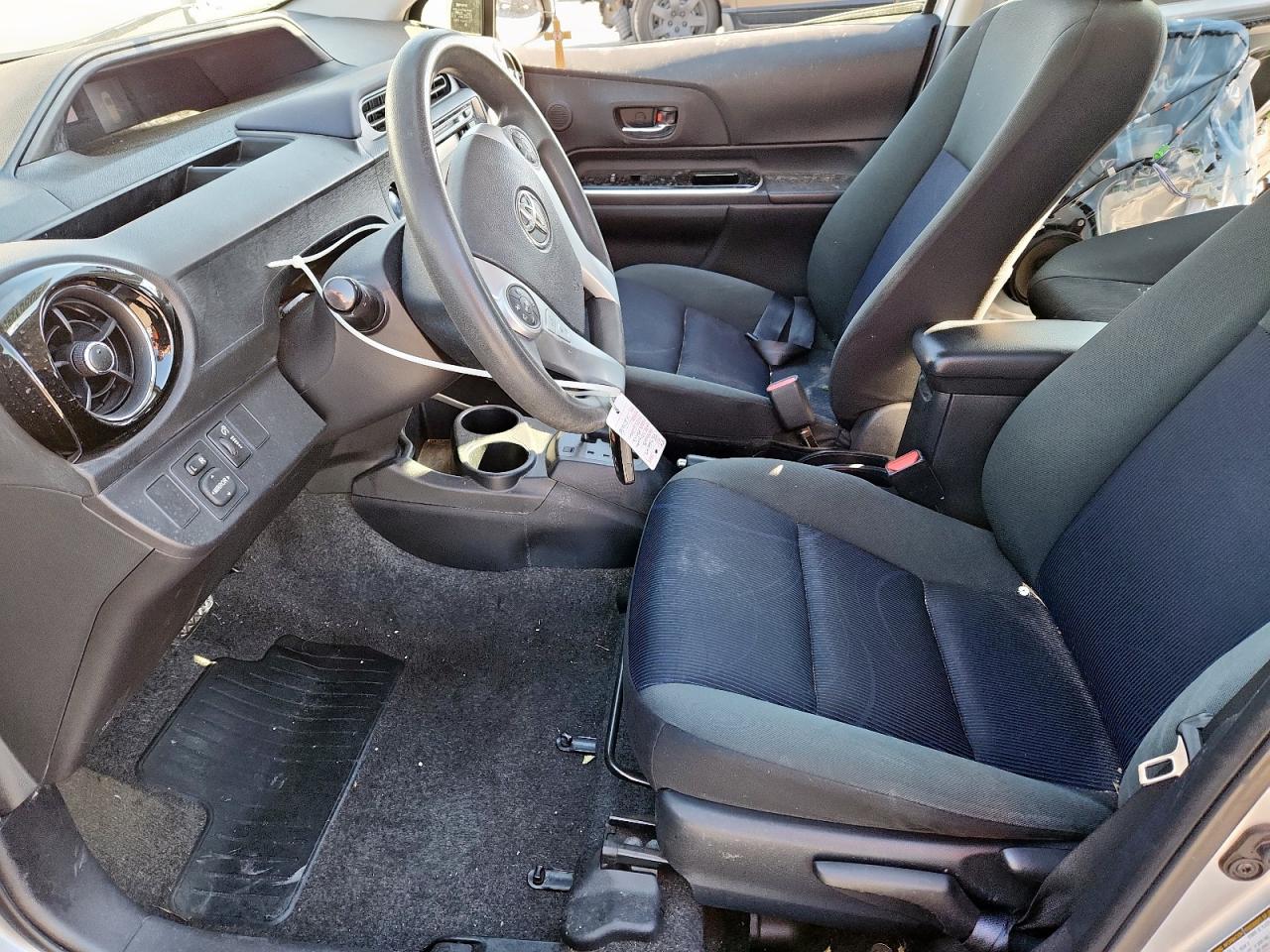 2015 Toyota Prius C VIN: JTDKDTB30F1581038 Lot: 90801295