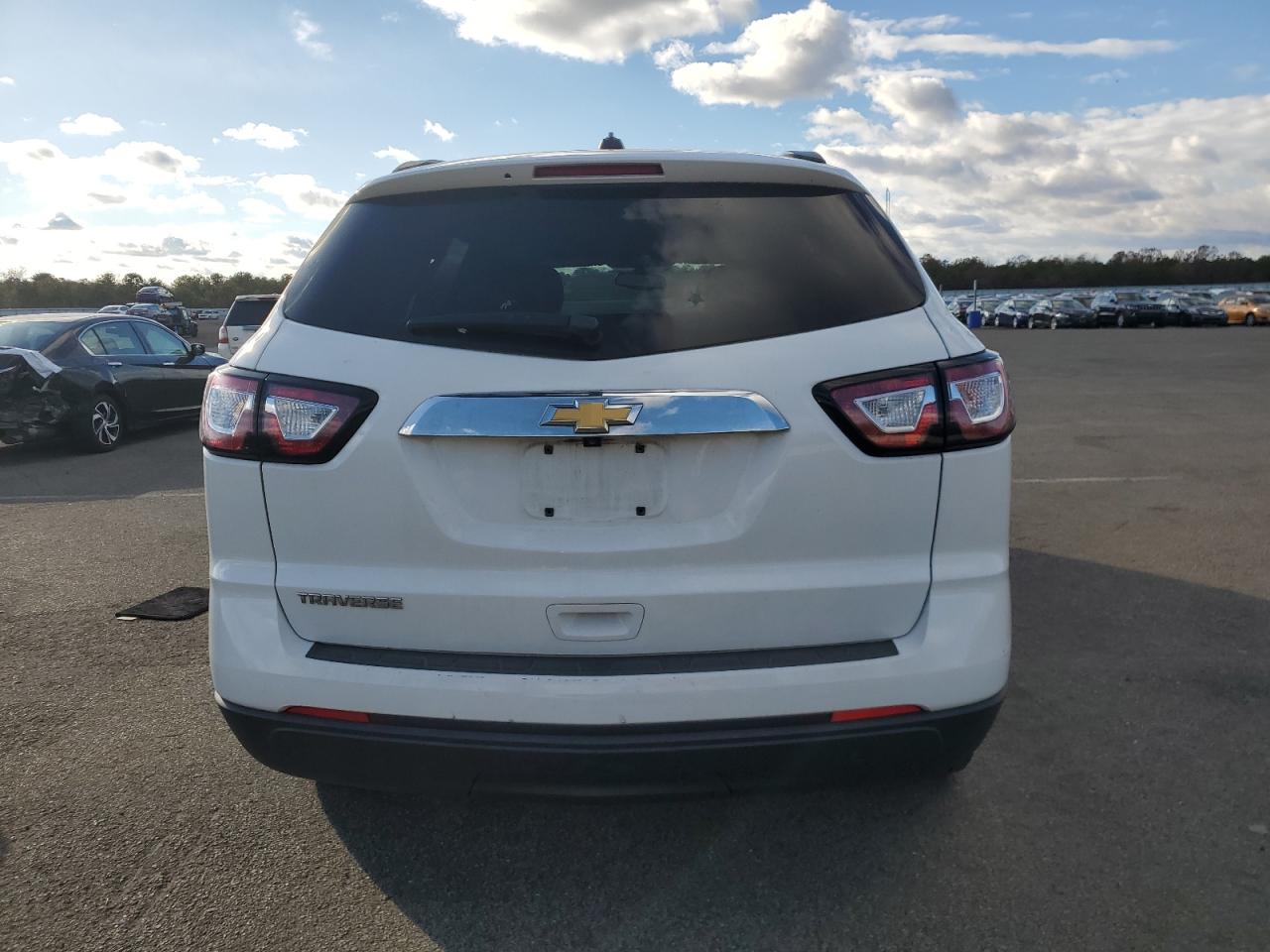 2017 Chevrolet Traverse Ls VIN: 1GNKRFED6HJ351957 Lot: 92702935