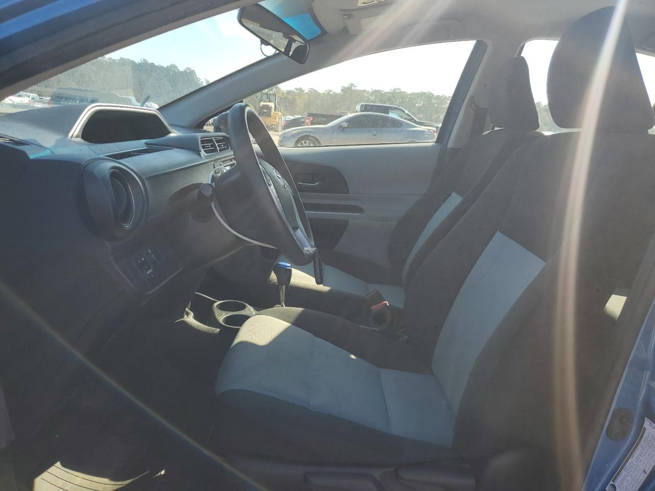 2014 Toyota Prius C VIN: JTDKDTB39E1571333 Lot: 90483775