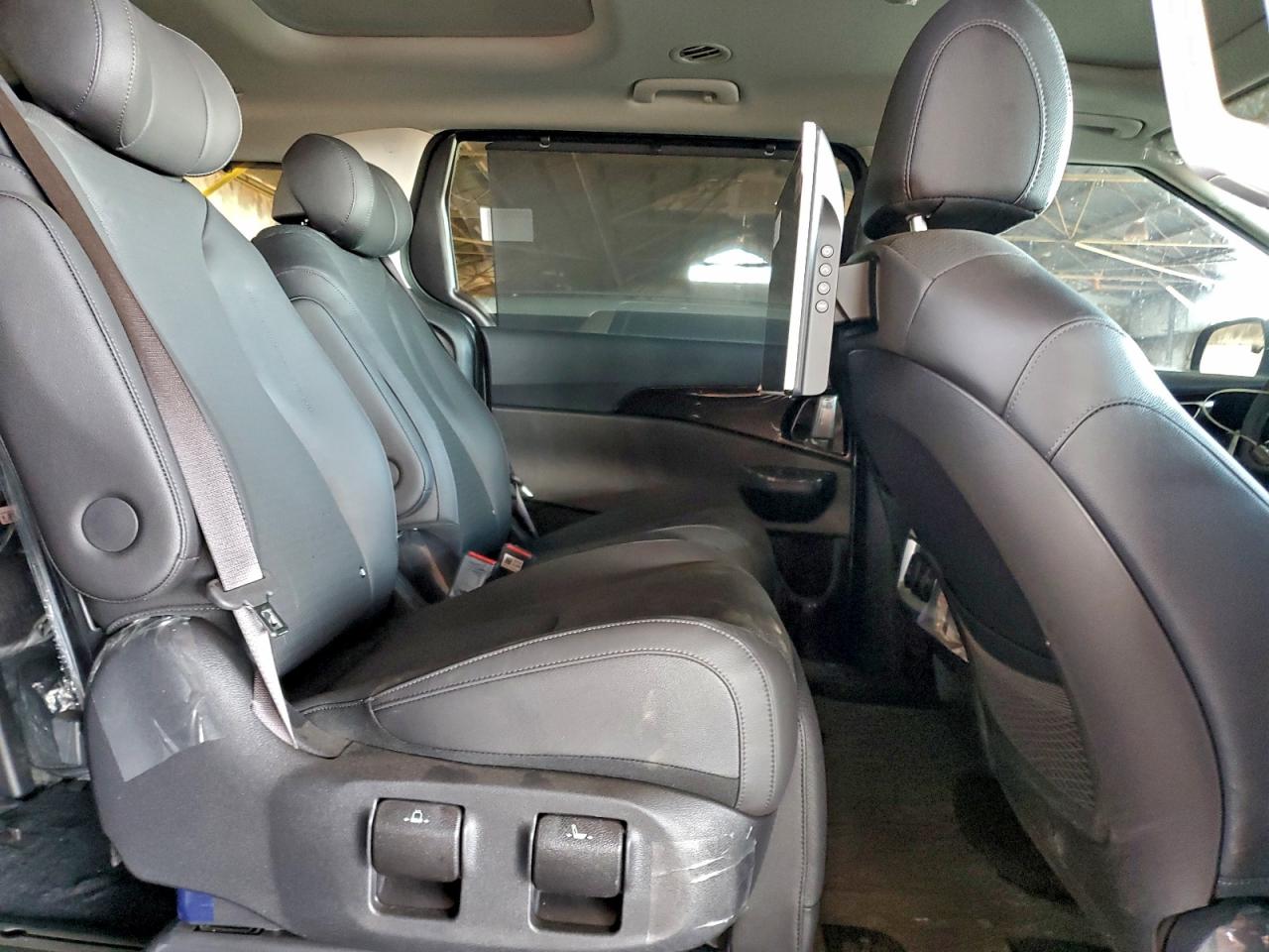 2025 Kia Carnival Sx VIN: KNDNE5K35S6472173 Lot: 94538225