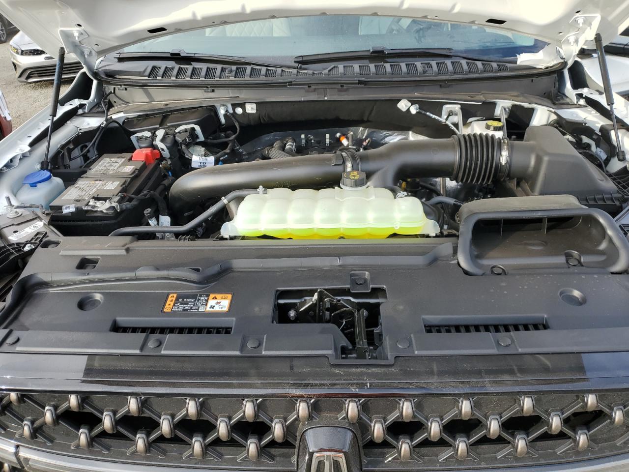 2025 Lincoln Navigator L Black Label VIN: 5LMJJ3TG2SEL09589 Lot: 92270455