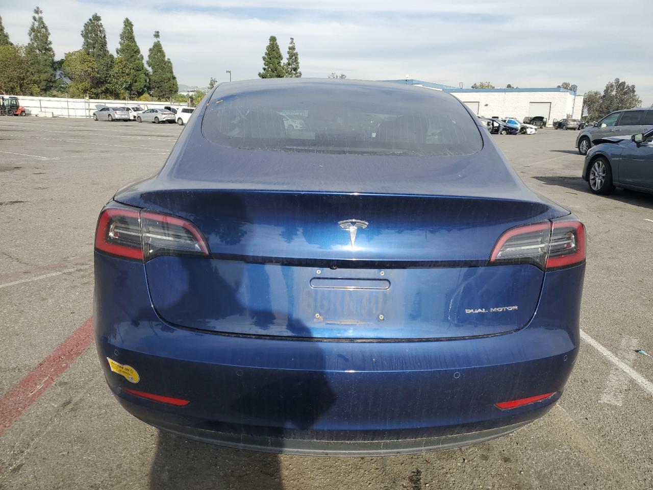 2018 Tesla Model 3 VIN: 5YJ3E1EB4JF115962 Lot: 92439305