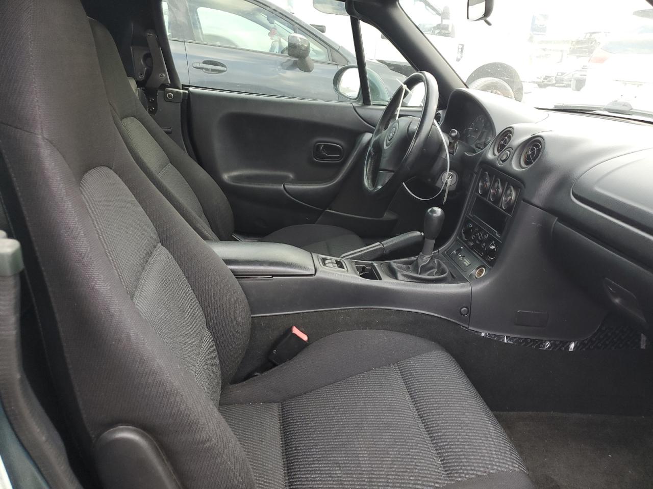 2000 Mazda Mx-5 Miata Base VIN: JM1NB3538Y0142340 Lot: 92990775