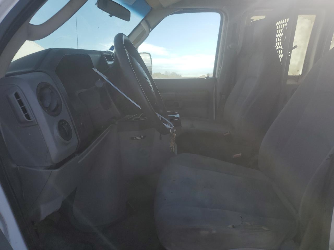 2009 Ford Econoline E250 Van VIN: 1FTNE24W79DA31883 Lot: 90901855