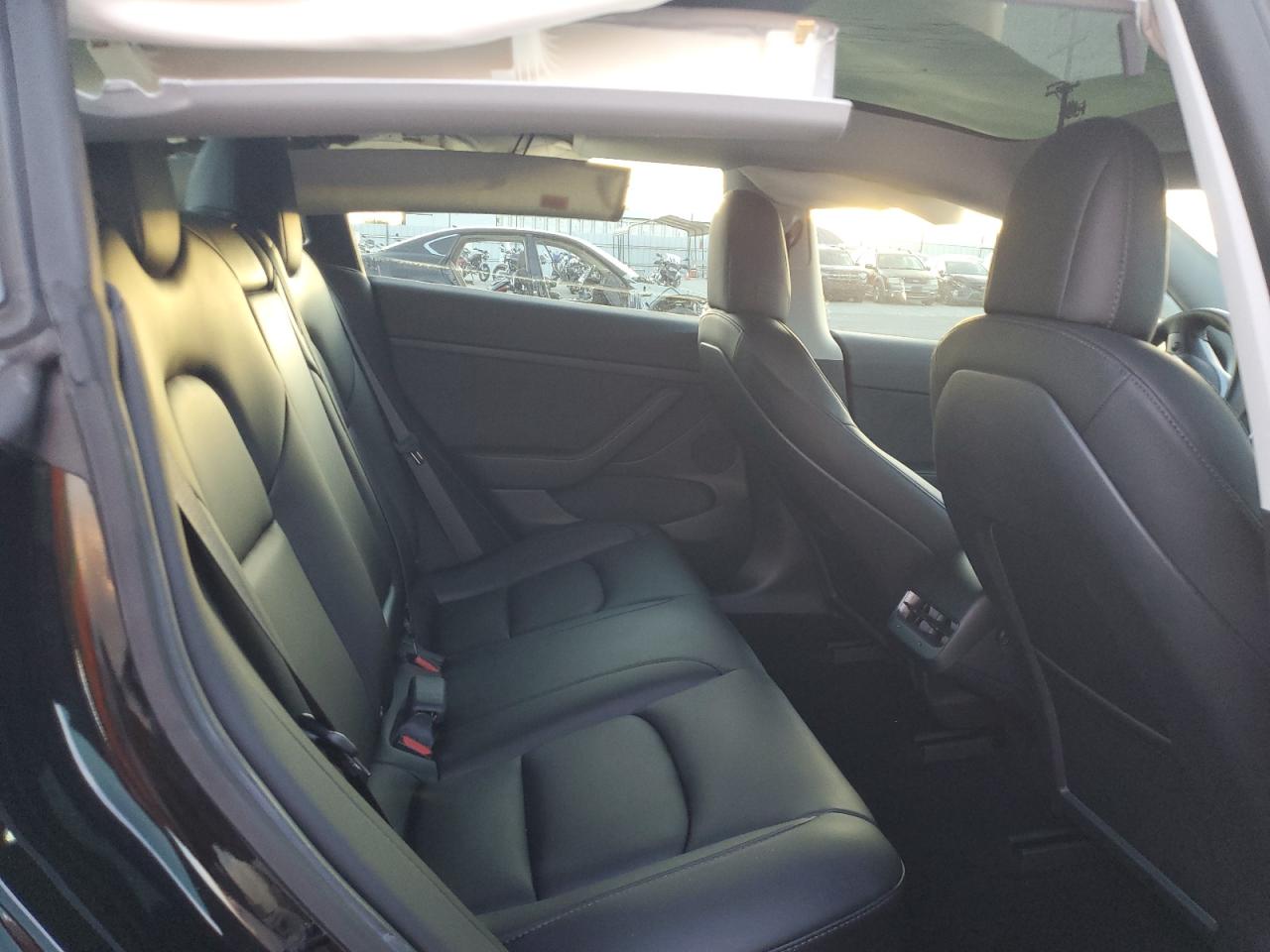 2021 Tesla Model 3 VIN: 5YJ3E1EB8MF061067 Lot: 92323455