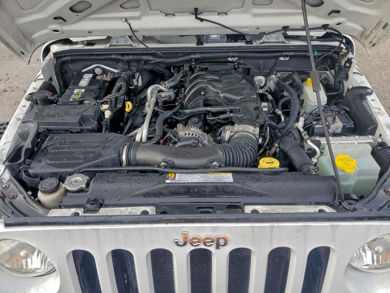 2012 Jeep Wrangler Unlimited Sport VIN: 1C4BJWDG1CL146975 Lot: 94258215