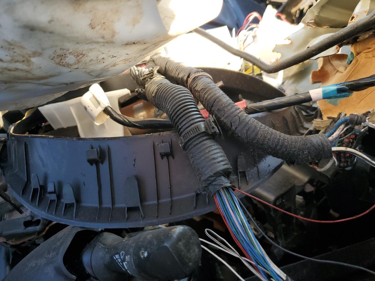 2018 Toyota Corolla L VIN: 5YFBURHE1JP795777 Lot: 93624385