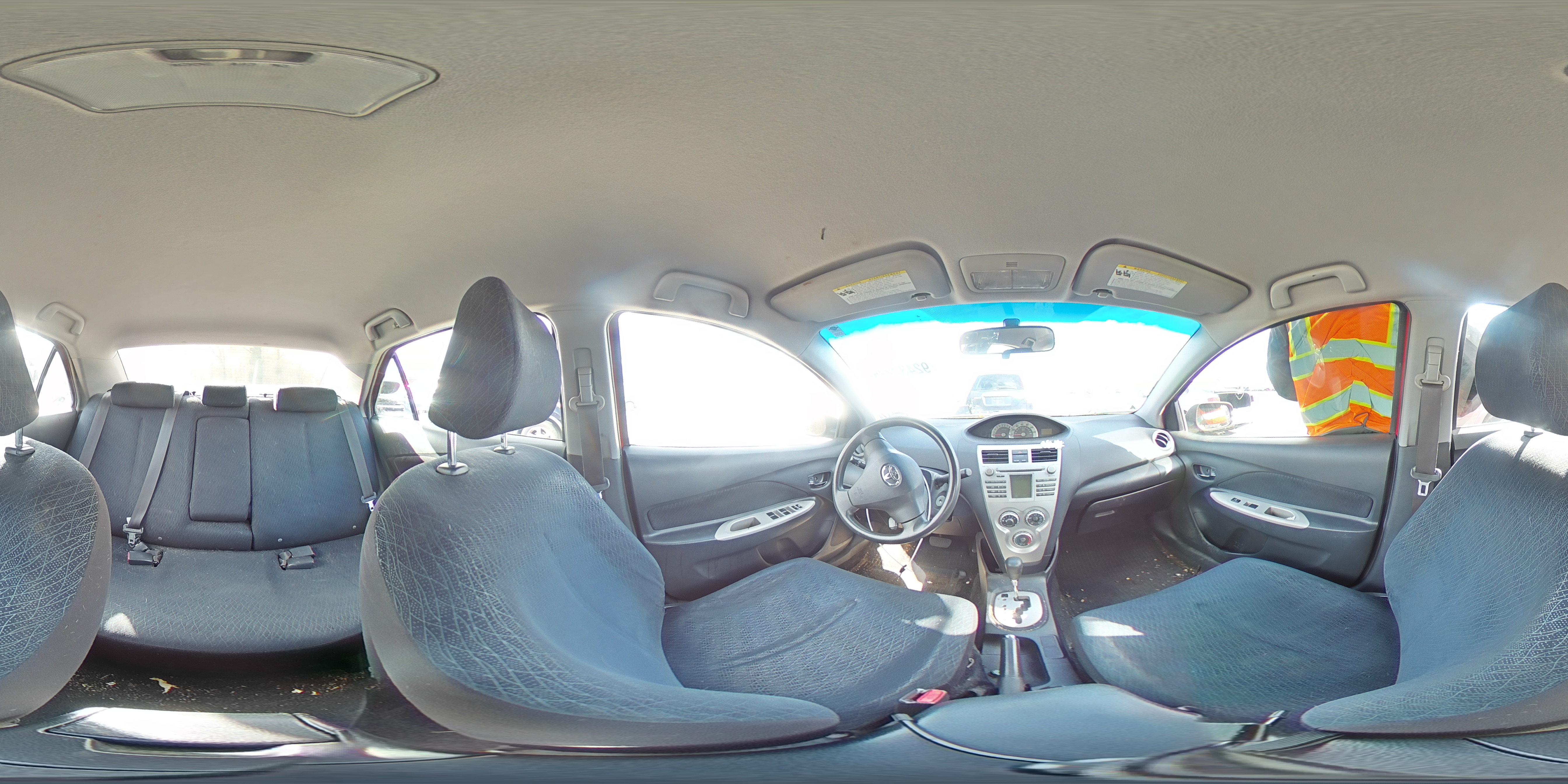 2007 Toyota Yaris VIN: JTDBT923571011236 Lot: 92437225