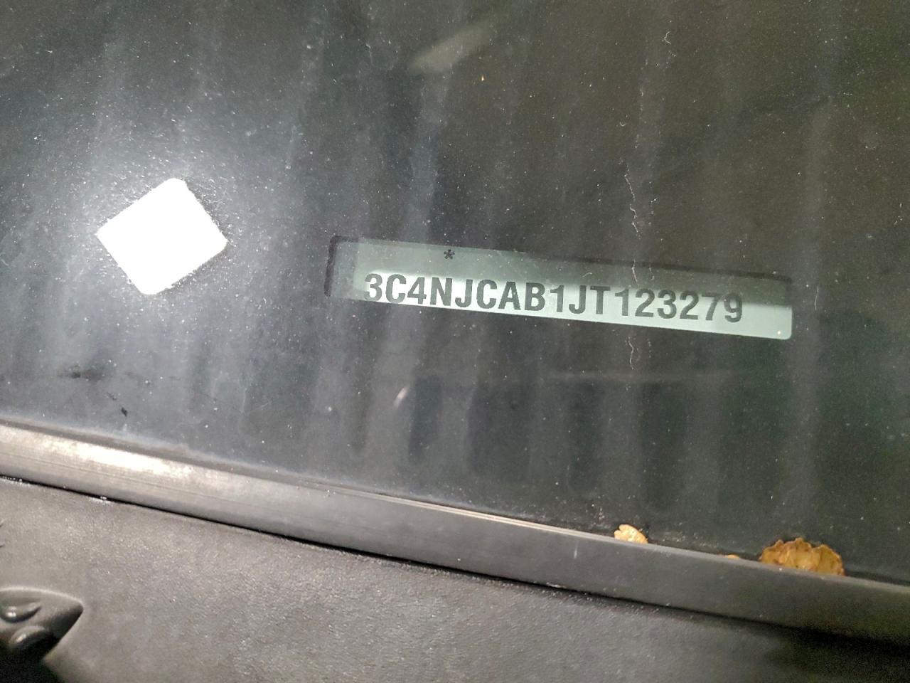 2018 Jeep Compass Sport VIN: 3C4NJCAB1JT123279 Lot: 92923325