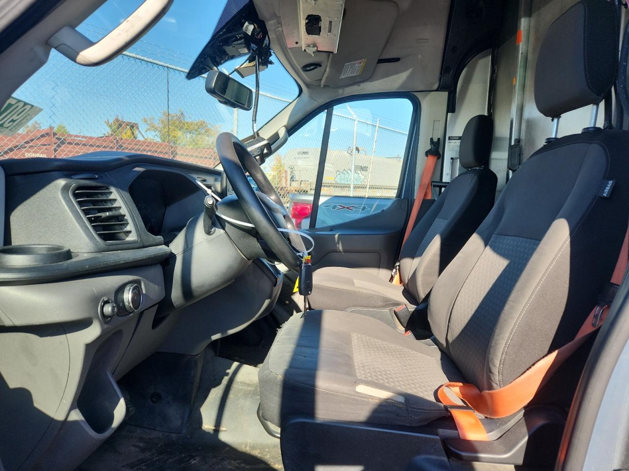 2020 Ford Transit 250 Delivery Van VIN: 1FTBR3X85LKB28304 Lot: 90796255