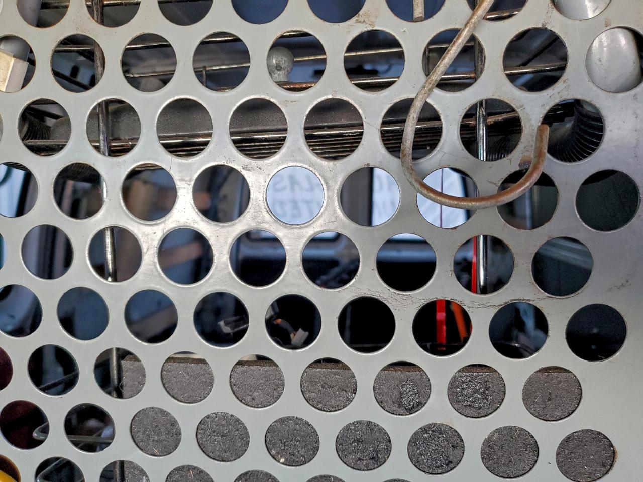 2017 GMC Savana Utility / Service Van VIN: 1GTW7AFF9H1911554 Lot: 93756855