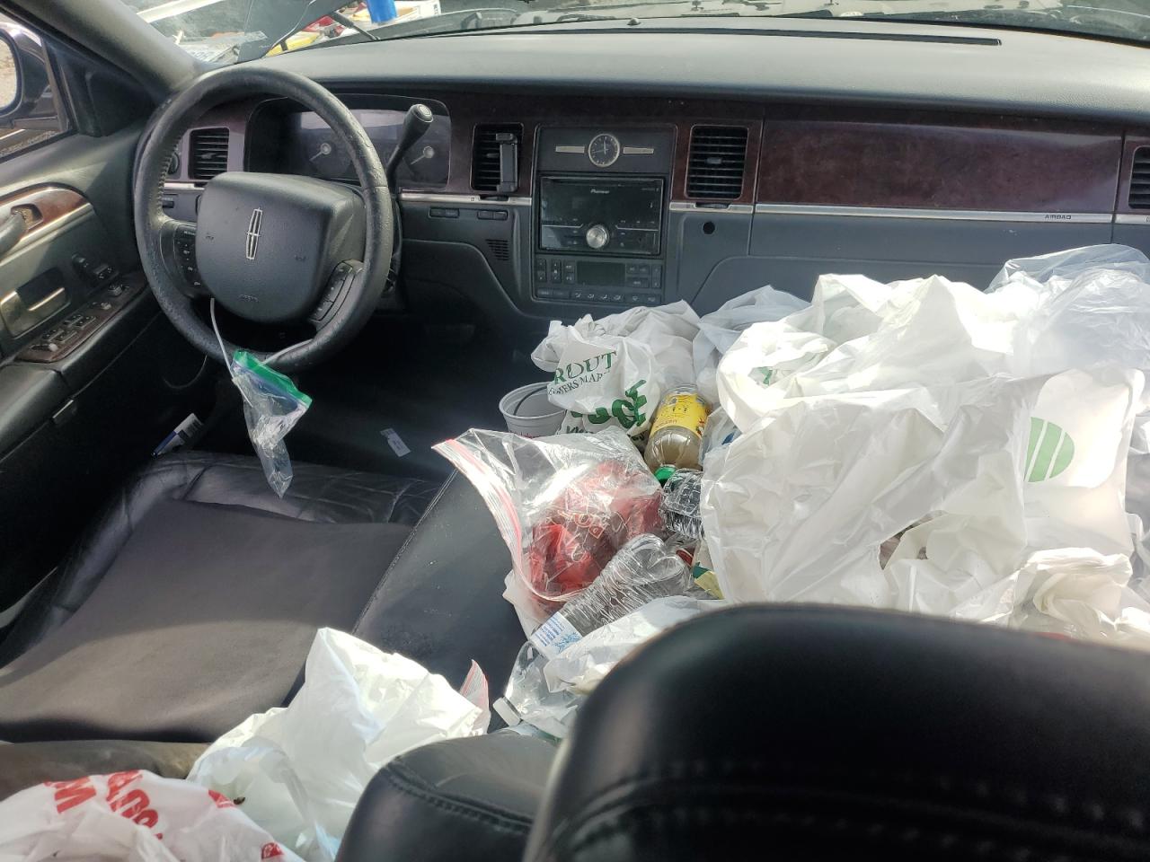 2007 Lincoln Town Car Executive L VIN: 1LNHM84W77Y628259 Lot: 87251965