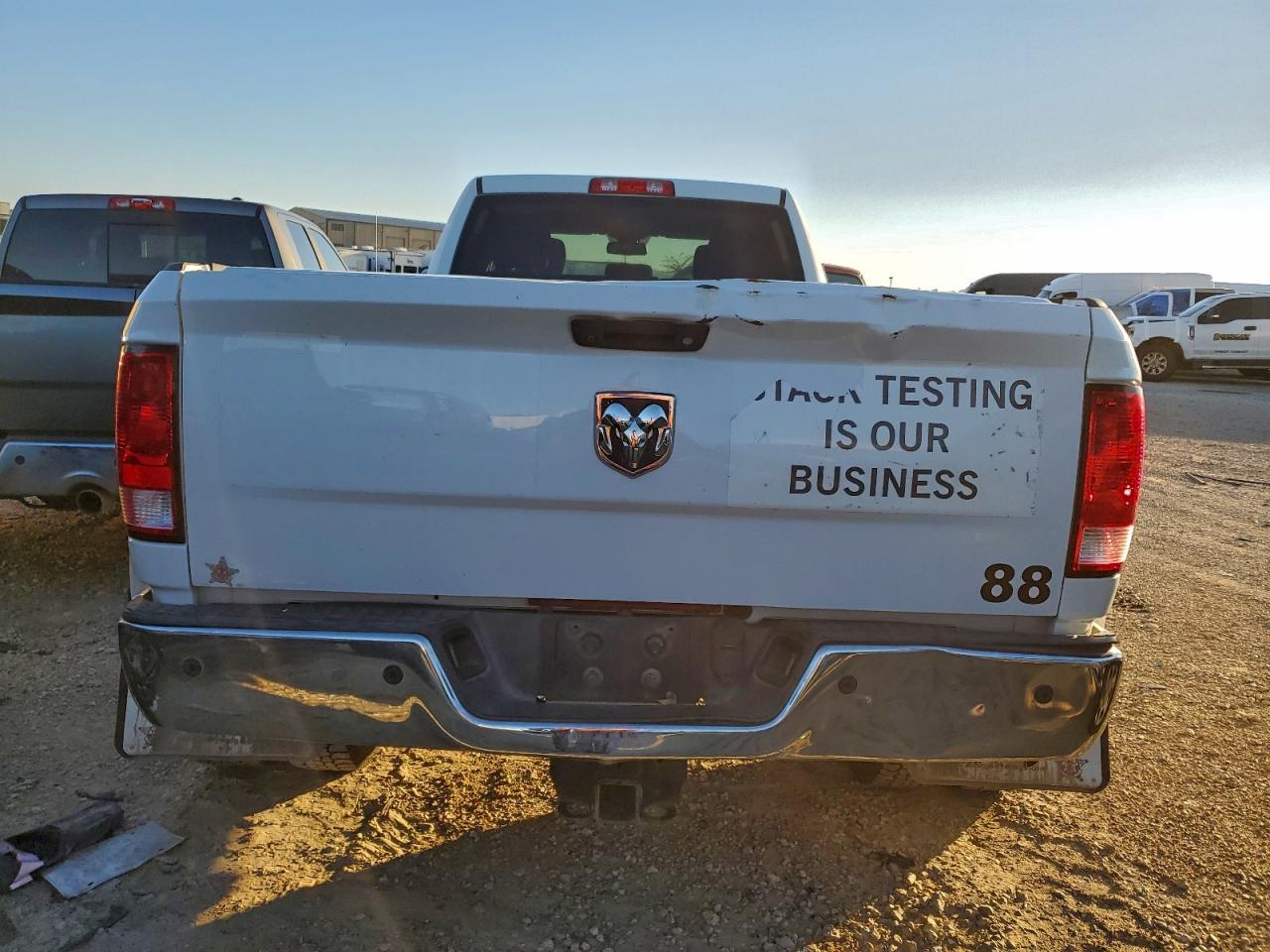 2016 Ram 3500 St VIN: 3C63RPGL5GG121857 Lot: 90506555