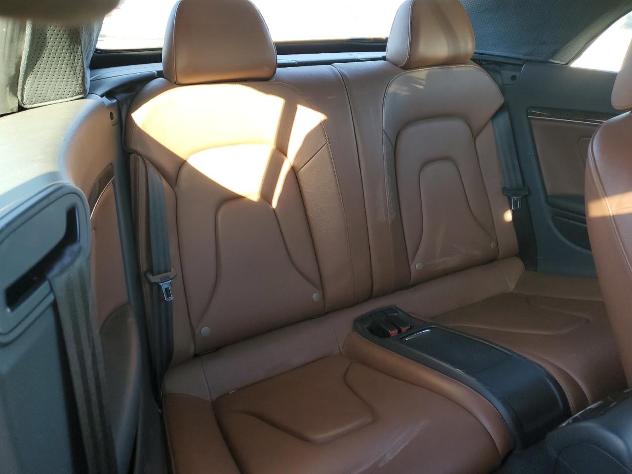 2010 Audi A5 Premium Plus VIN: WAULFAFH1AN018992 Lot: 91023865