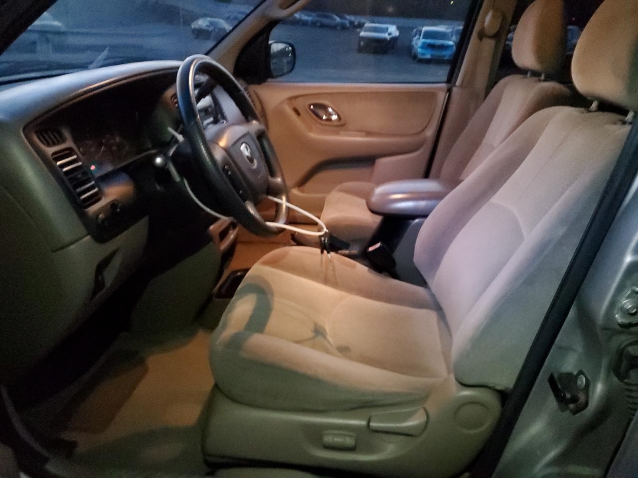 2002 Mazda Tribute Lx VIN: 4F2YU08112KM17588 Lot: 93287975