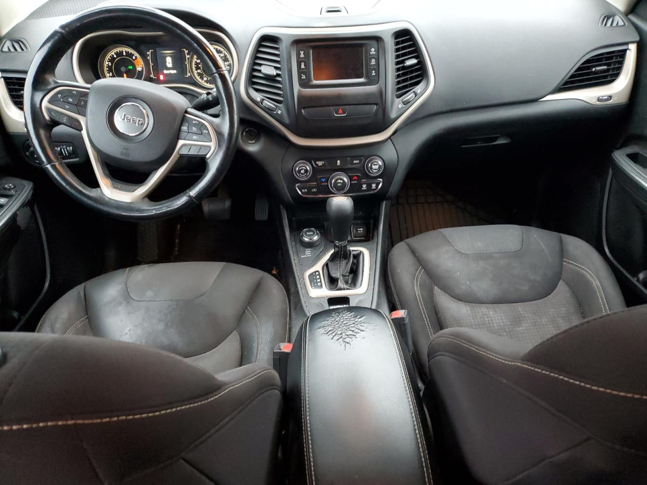 2017 Jeep Cherokee Latitude VIN: 1C4PJMCB8HW518866 Lot: 93235375