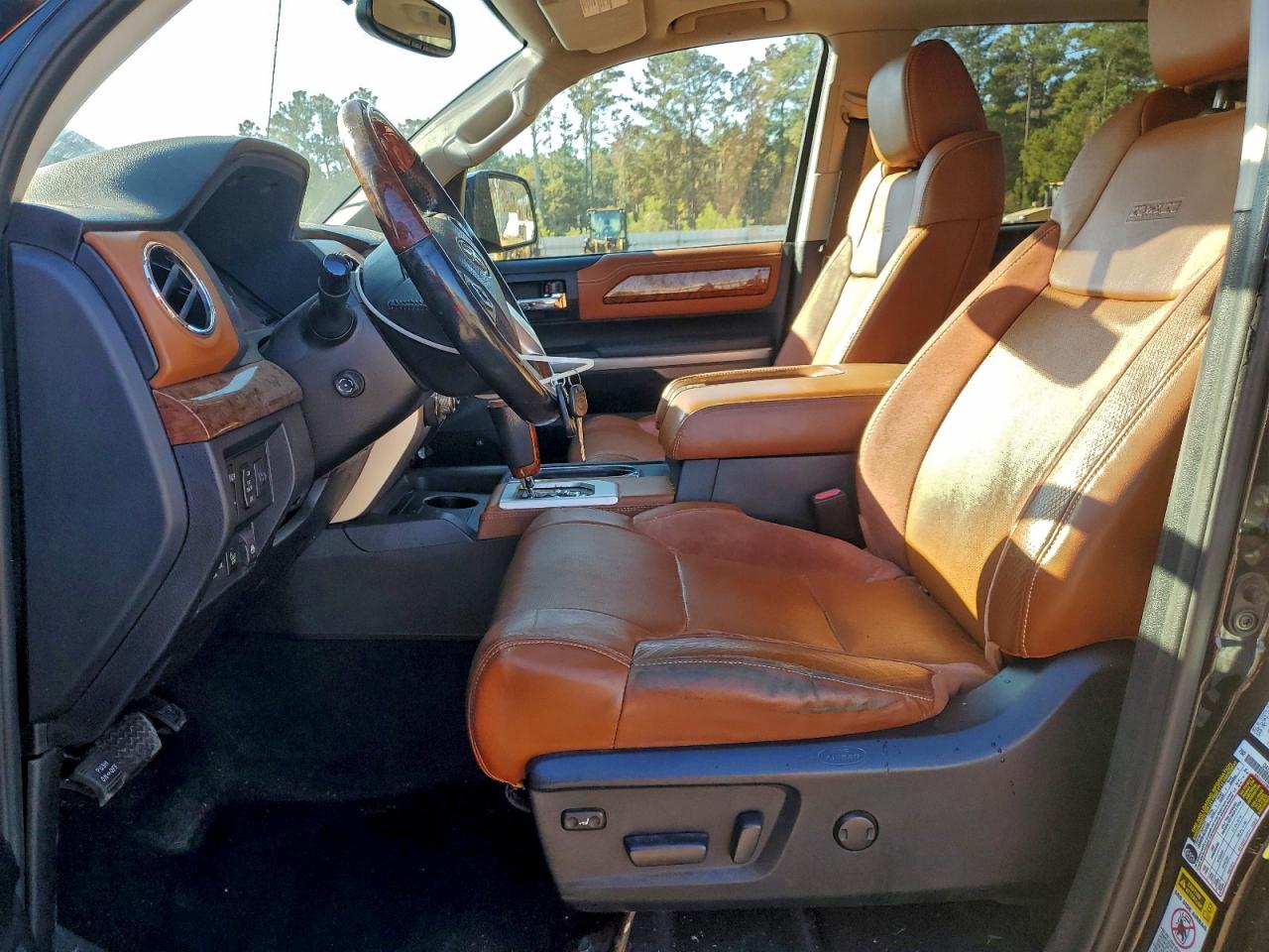 2017 Toyota Tundra Crewmax 1794 VIN: 5TFAW5F10HX675981 Lot: 92998985