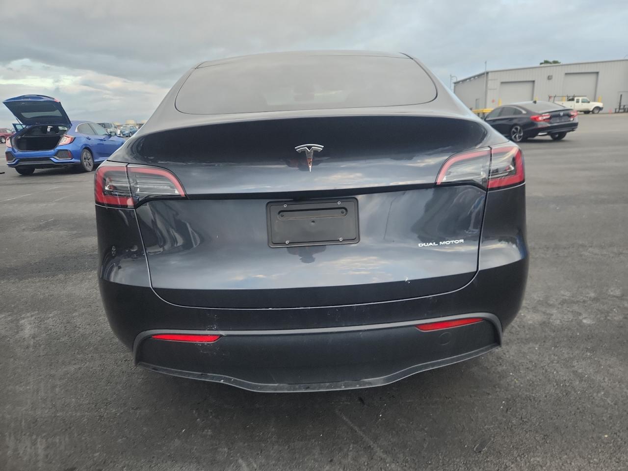 2024 Tesla Model Y VIN: 7SAYGDEE7RF054181 Lot: 93234715