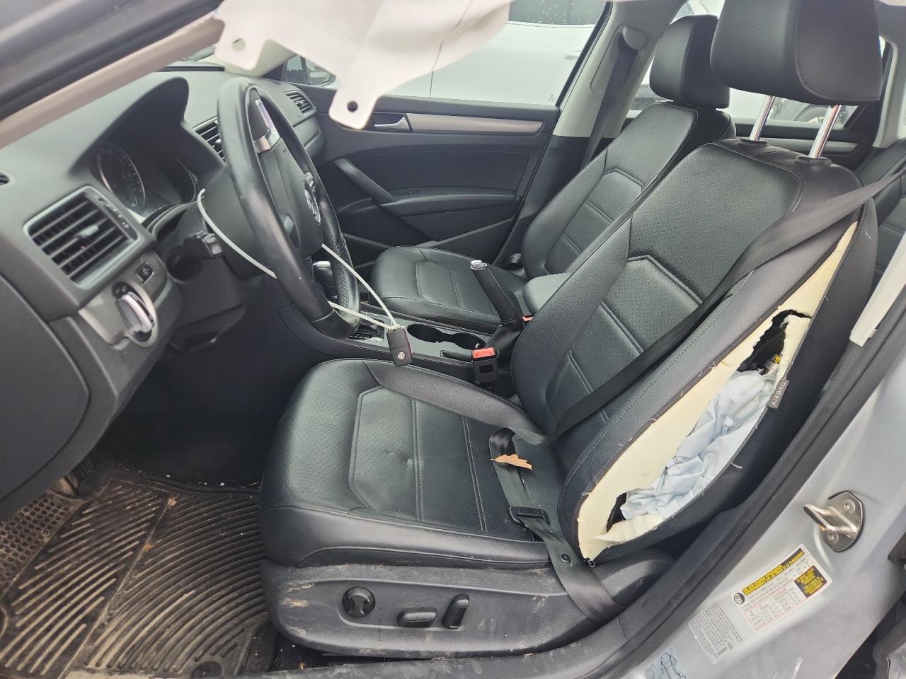 2015 Volkswagen Passat S VIN: 1VWAT7A3XFC121748 Lot: 92414015