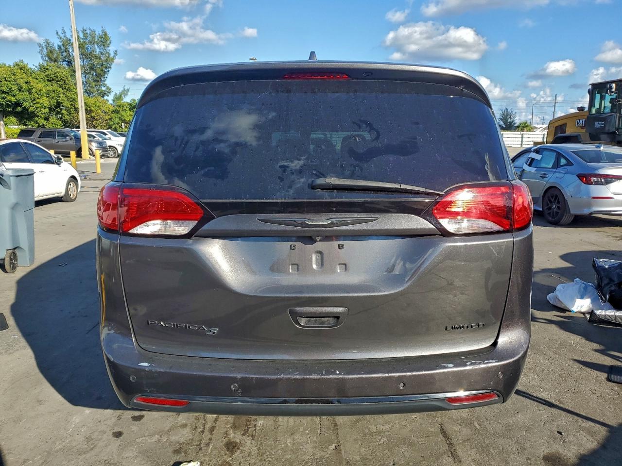 2018 Chrysler Pacifica Limited VIN: 2C4RC1GGXJR358317 Lot: 93924765