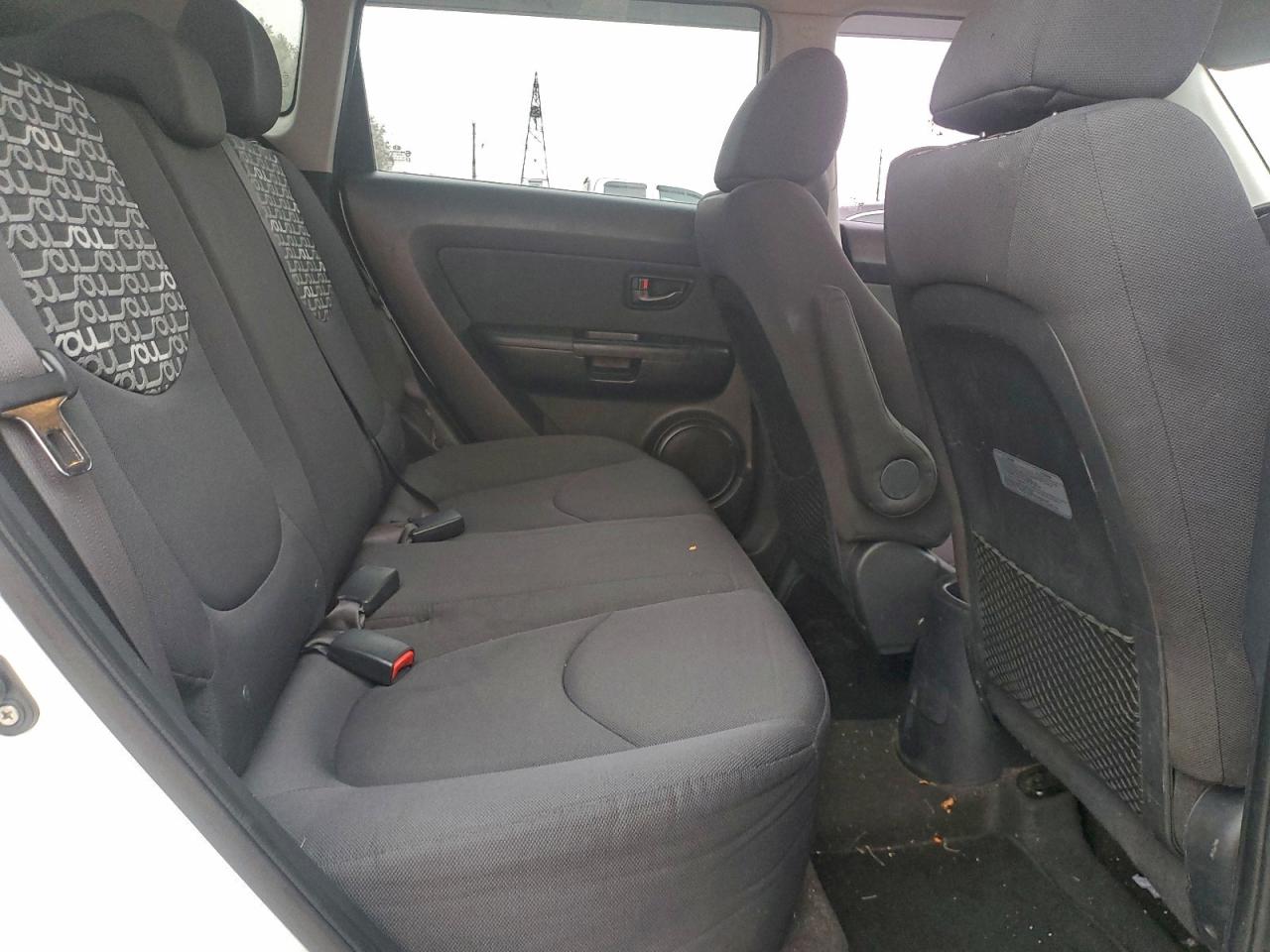 2011 Kia Soul + VIN: KNDJT2A22B7317621 Lot: 92887975