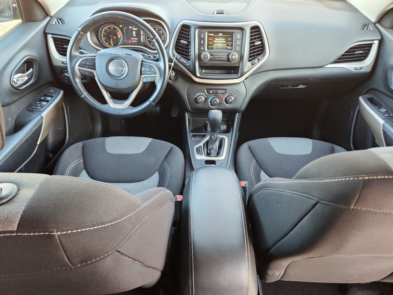 2018 Jeep Cherokee Latitude VIN: 1C4PJLCB4JD540150 Lot: 92129805