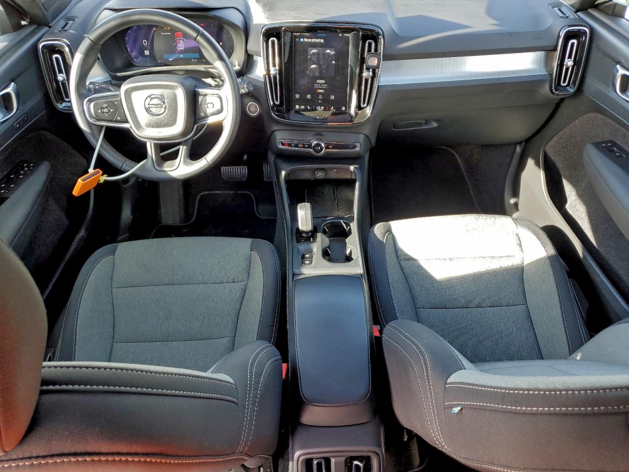 2025 Volvo Xc40 Core VIN: YV4L12UJXS2473823 Lot: 94796195
