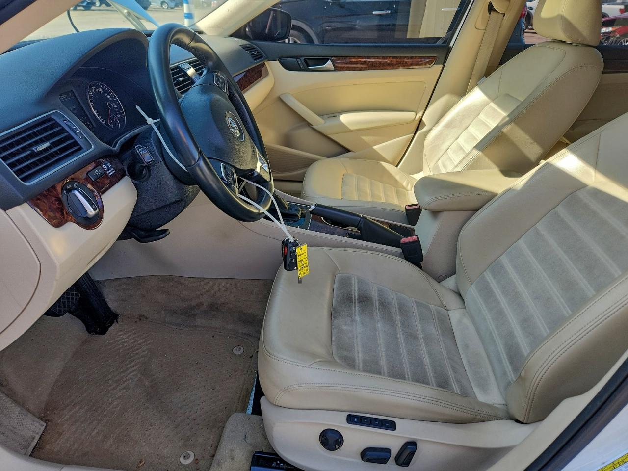 2013 Volkswagen Passat Sel VIN: 1VWCN7A38DC048024 Lot: 94046455