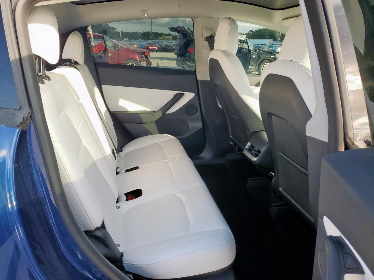 2021 Tesla Model Y VIN: 5YJYGDEE2MF287987 Lot: 92928905