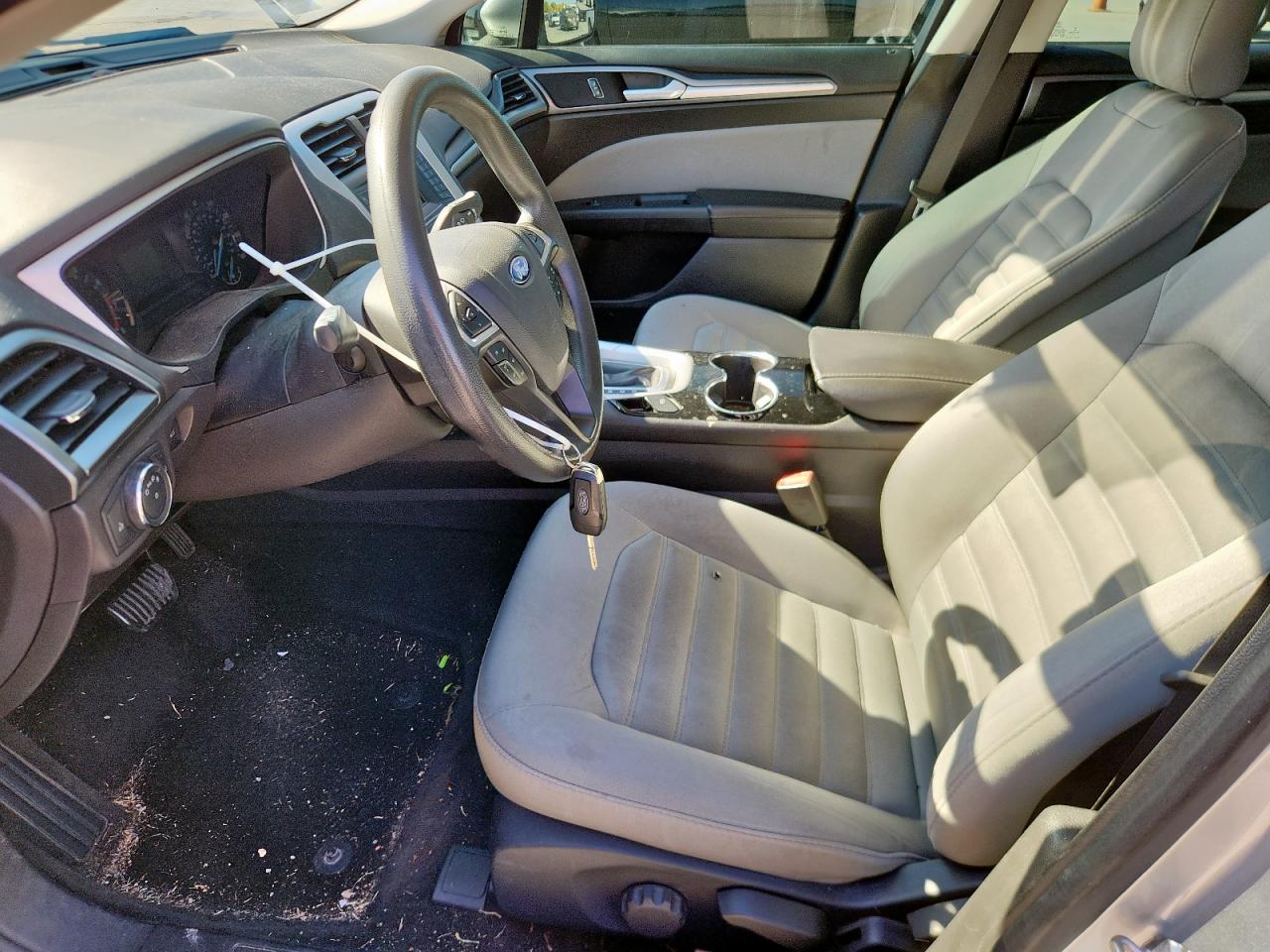 2015 Ford Fusion S VIN: 3FA6P0G71FR211537 Lot: 91901075