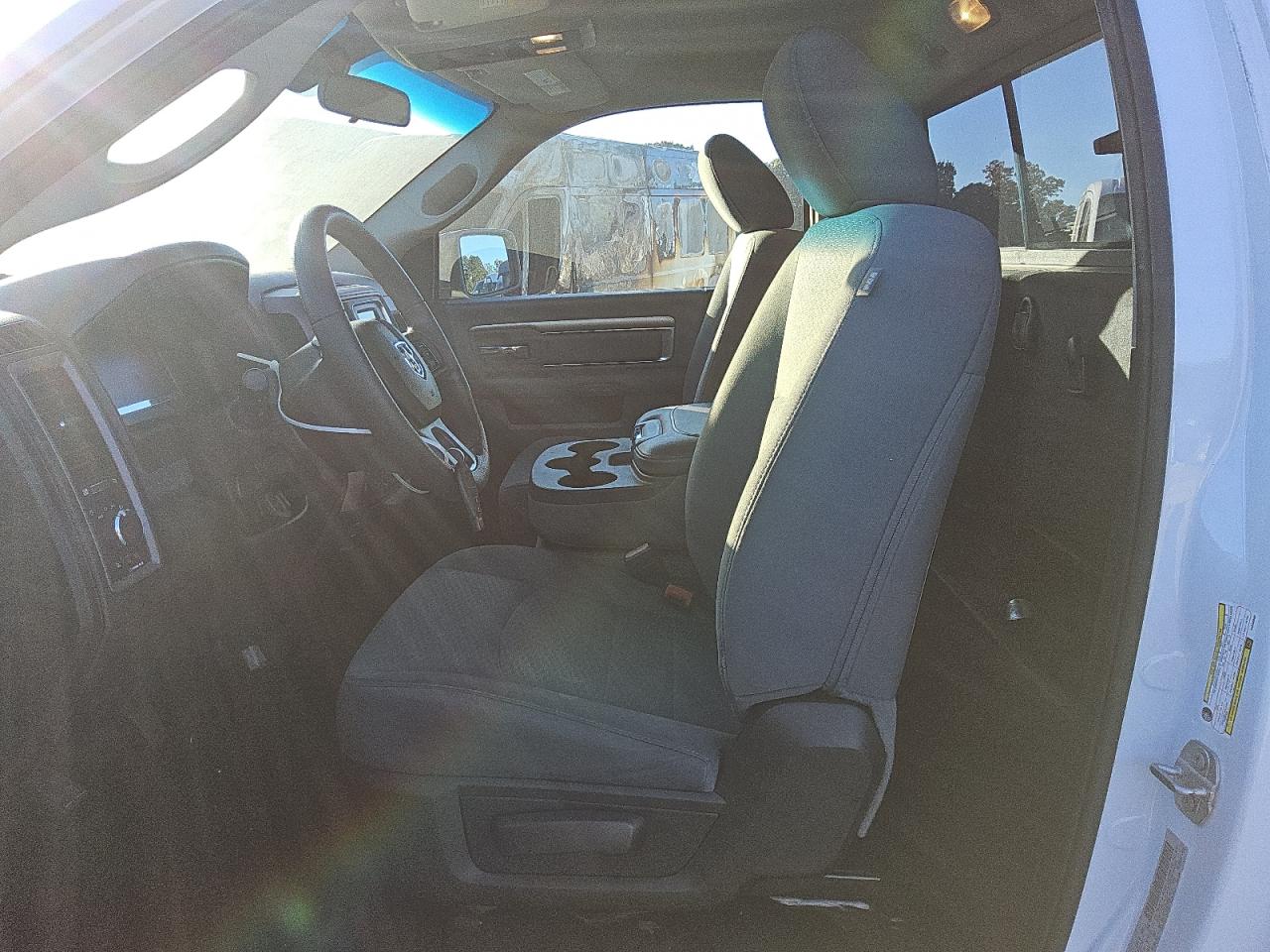 2019 Ram 1500 Classic Tradesman VIN: 3C6JR6DT9KG506868 Lot: 90087515