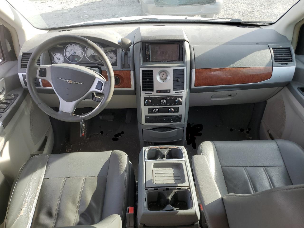 2008 Chrysler Town & Country Touring VIN: 2A8HR54P68R833633 Lot: 82451025