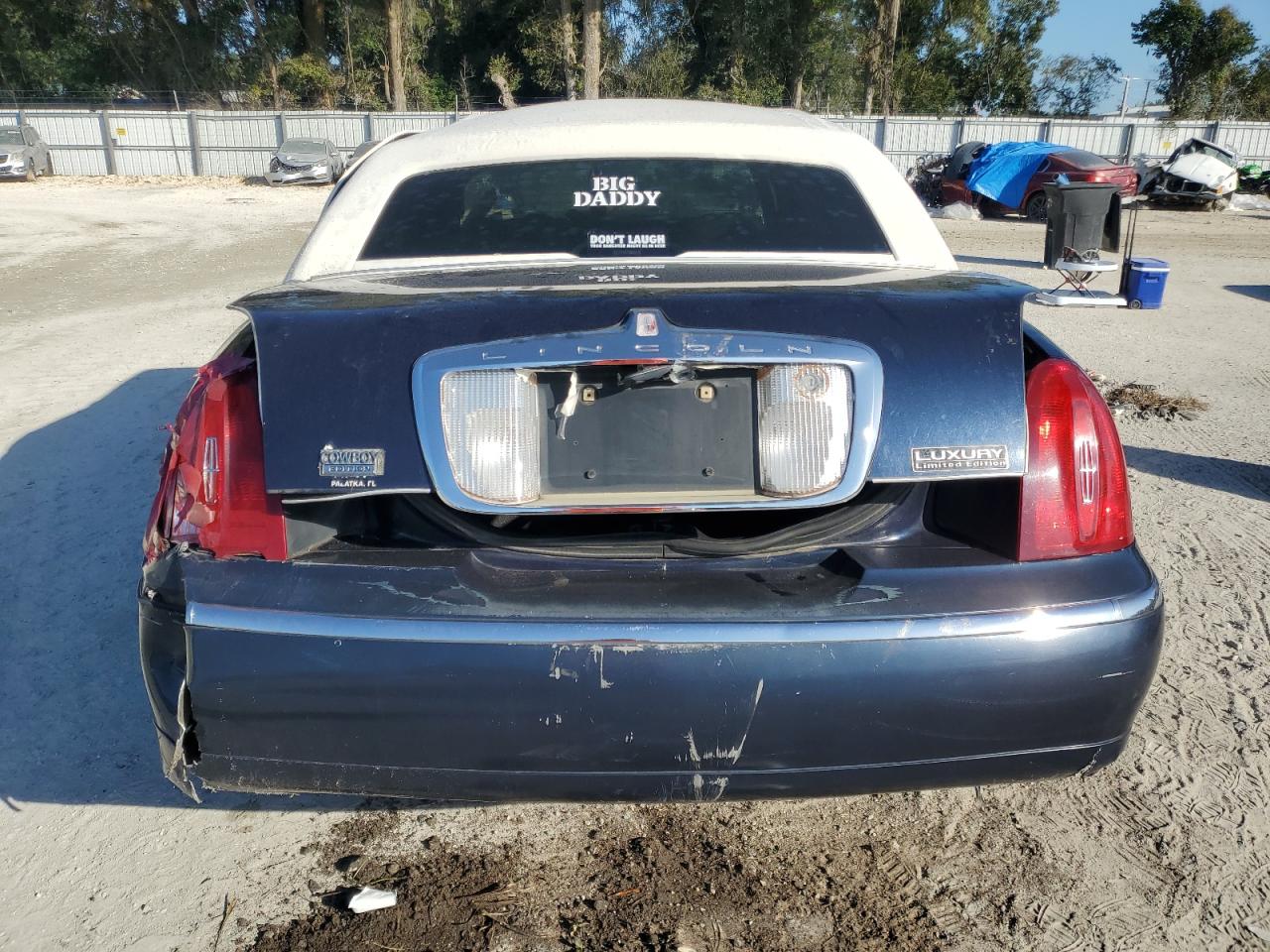 2001 Lincoln Town Car Executive VIN: 1LNHM81WX1Y712264 Lot: 91895515