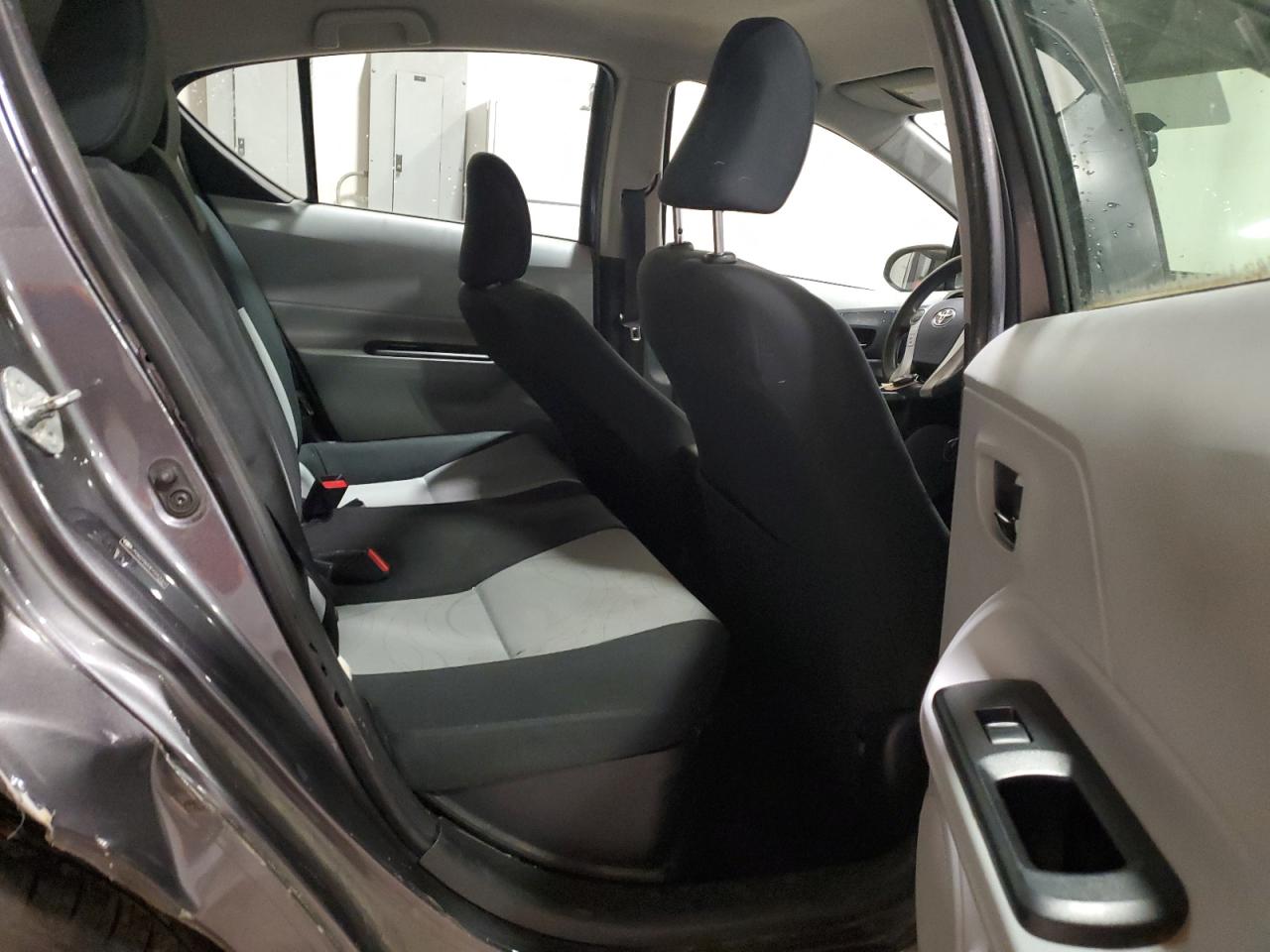 2013 Toyota Prius C VIN: JTDKDTB33D1037002 Lot: 92884165