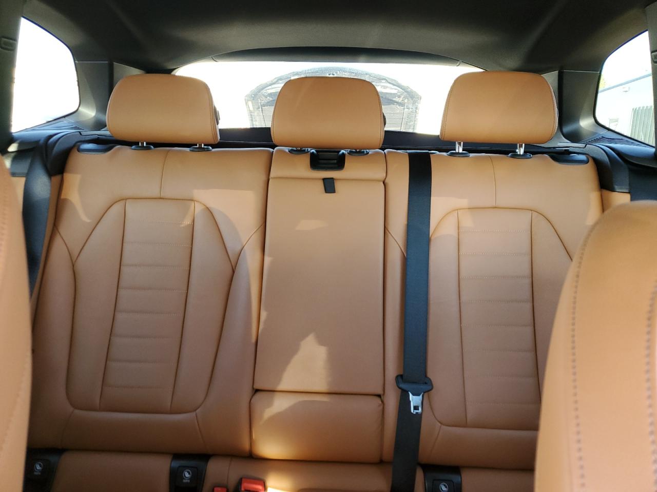 Фото: 5UXTY5C09M9E16324