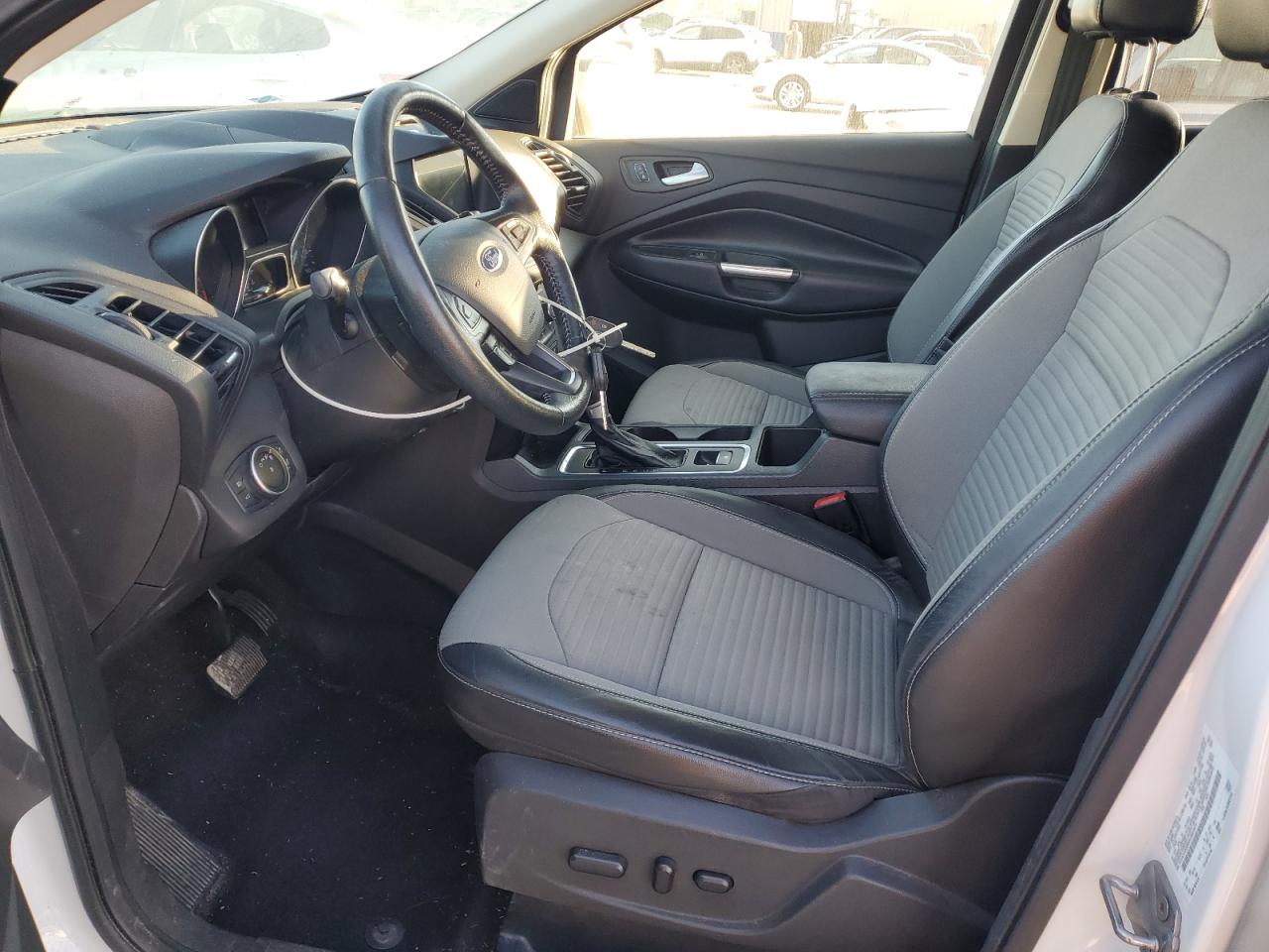 2017 Ford Escape Se VIN: 1FMCU0G99HUB81671 Lot: 92798175