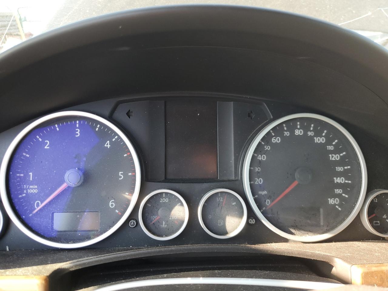 2010 Volkswagen Touareg Tdi VIN: WVGFK7A91AD002470 Lot: 92440935