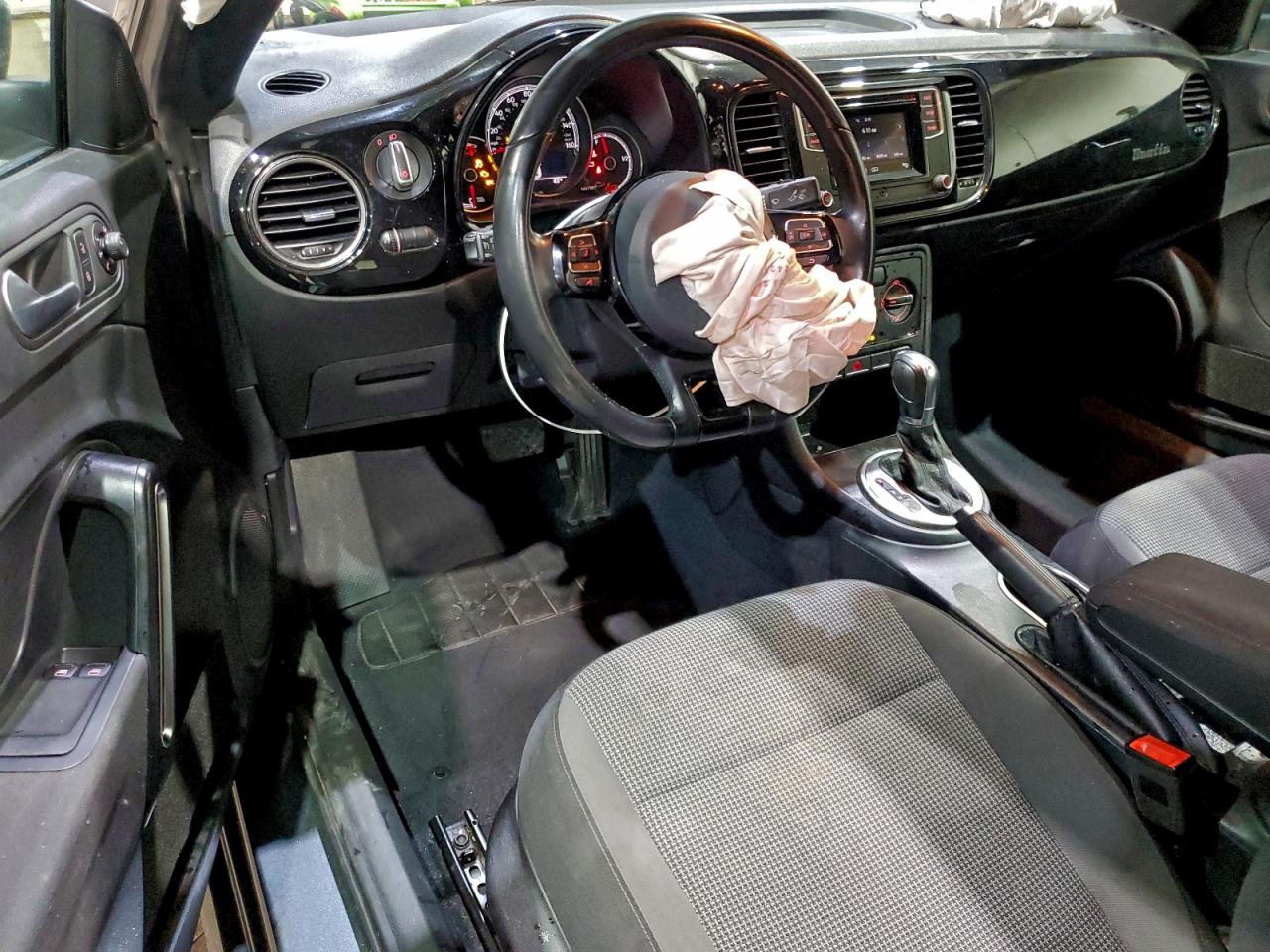 2018 Volkswagen Beetle S VIN: 3VWFD7AT9JM713278 Lot: 94495225