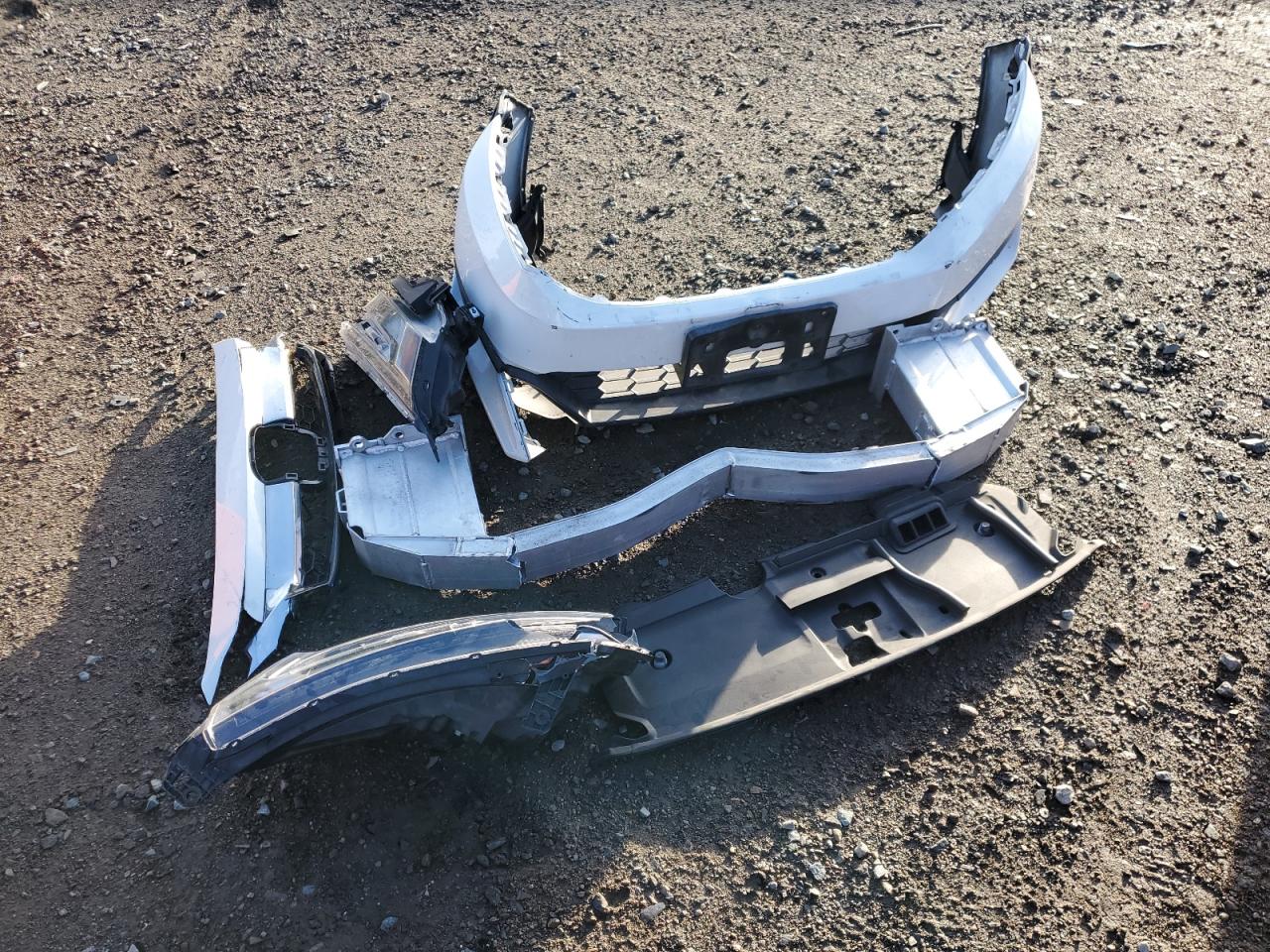 2018 Honda Clarity VIN: JHMZC5F18JC000211 Lot: 92854485