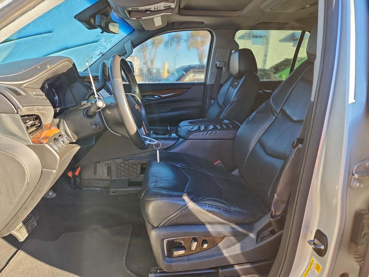 2017 Cadillac Escalade Premium Luxury VIN: 1GYS4CKJ8HR227393 Lot: 93673395