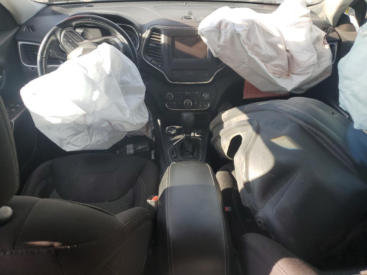 2020 Jeep Cherokee Latitude VIN: 1C4PJMCB1LD555519 Lot: 91093845