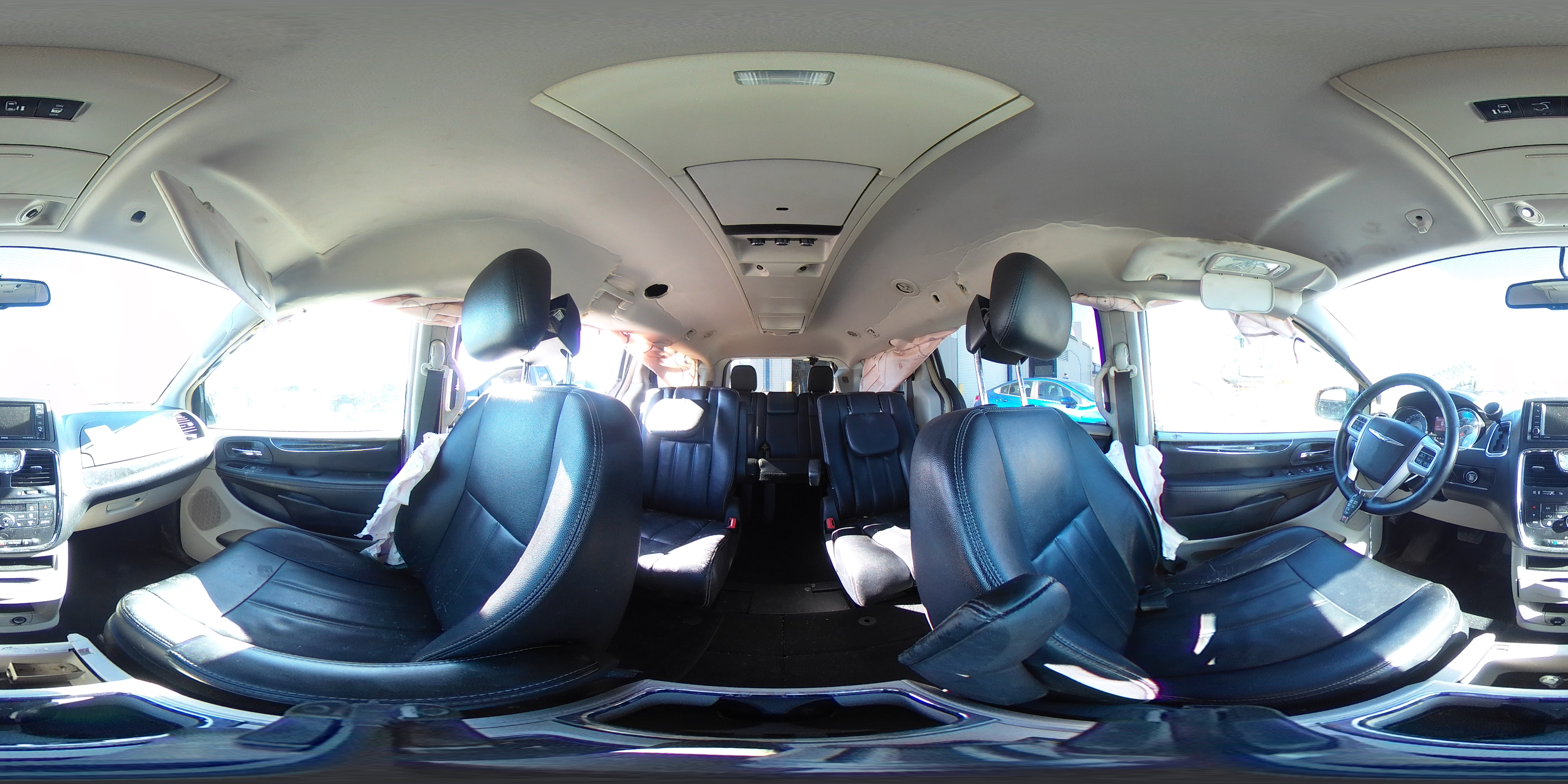 2015 Chrysler Town & Country Touring VIN: 2C4RC1BGXFR617631 Lot: 91092275