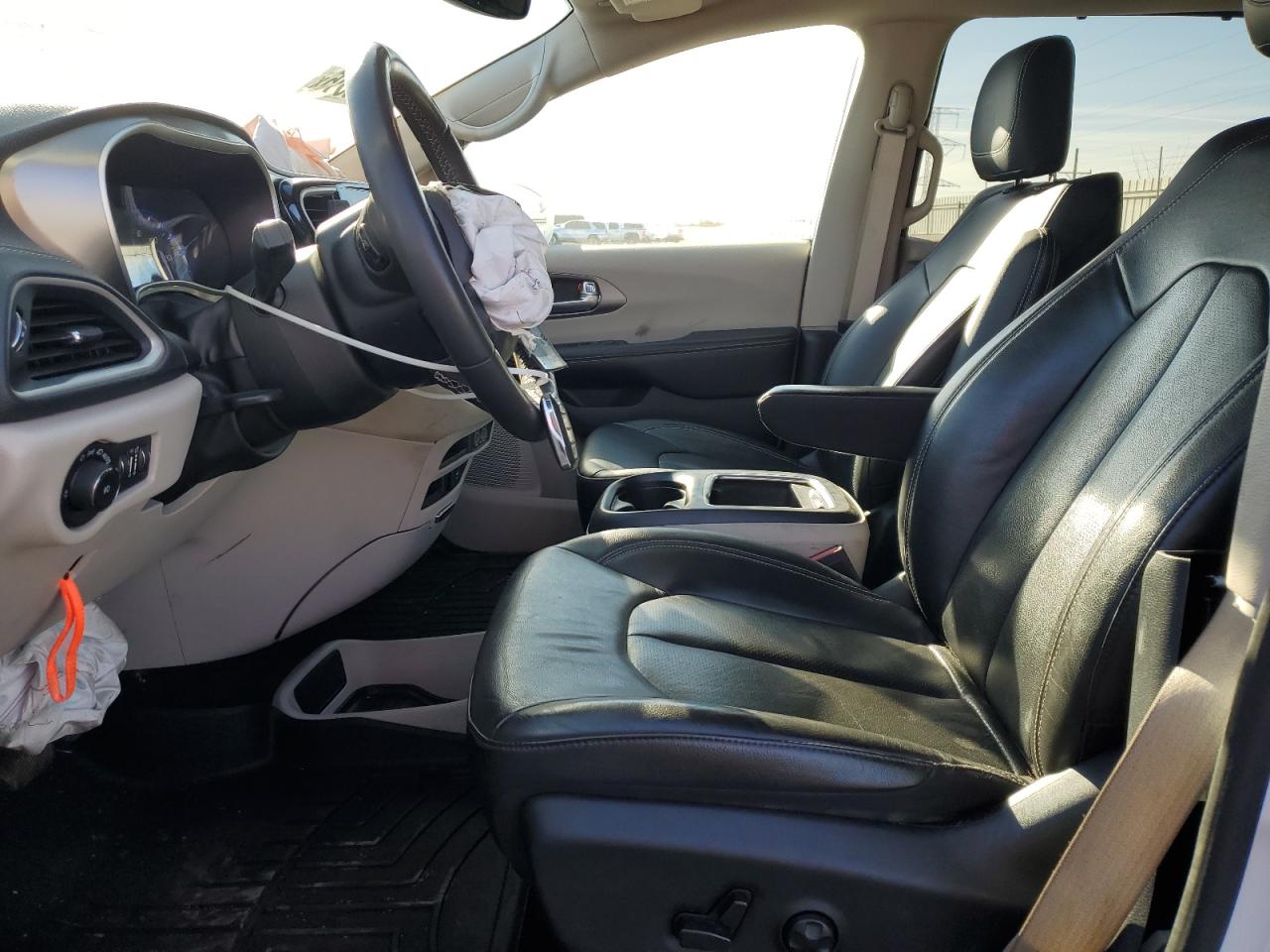 2022 Chrysler Pacifica Touring L VIN: 2C4RC1BG6NR145880 Lot: 92575315