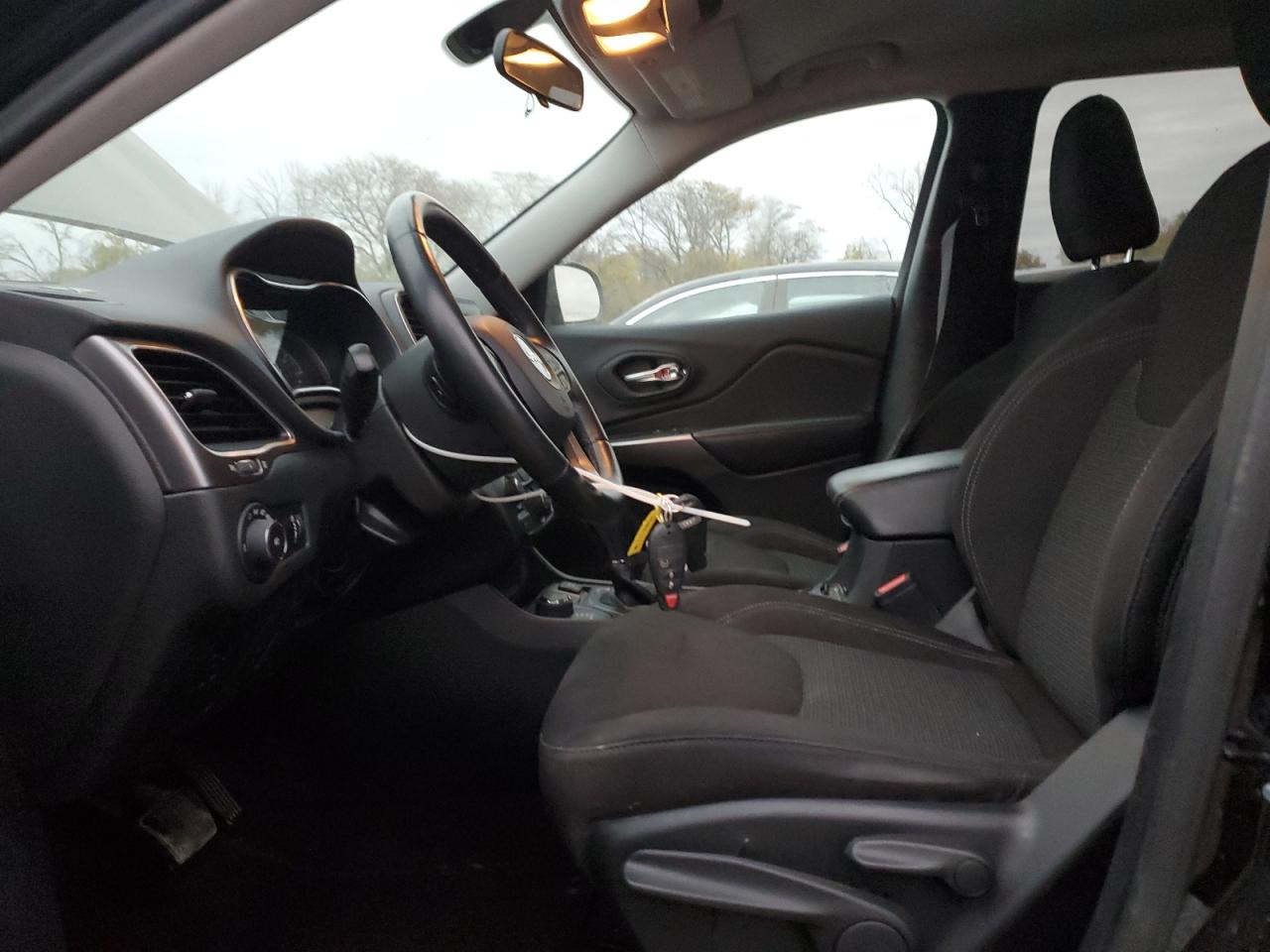 2019 Jeep Cherokee Latitude VIN: 1C4PJMCB1KD212711 Lot: 91815915