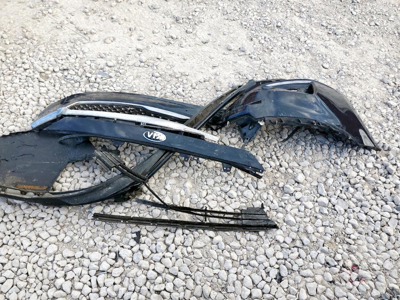 2017 Kia Cadenza Premium VIN: KNALC4J10H5092015 Lot: 92004095