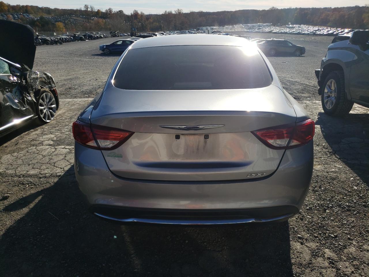 2015 Chrysler 200 Limited VIN: 1C3CCCAB0FN700512 Lot: 91518325