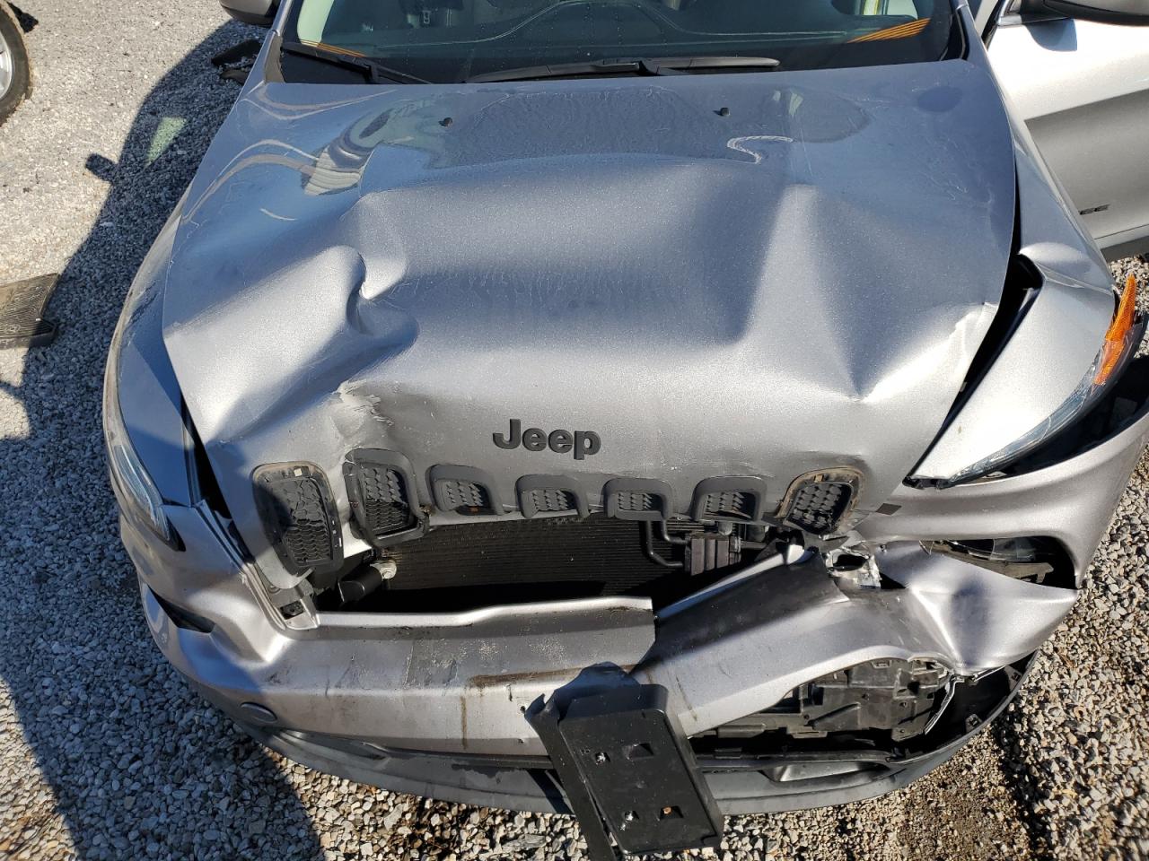 2015 Jeep Cherokee Latitude VIN: 1C4PJMCBXFW588785 Lot: 91716255