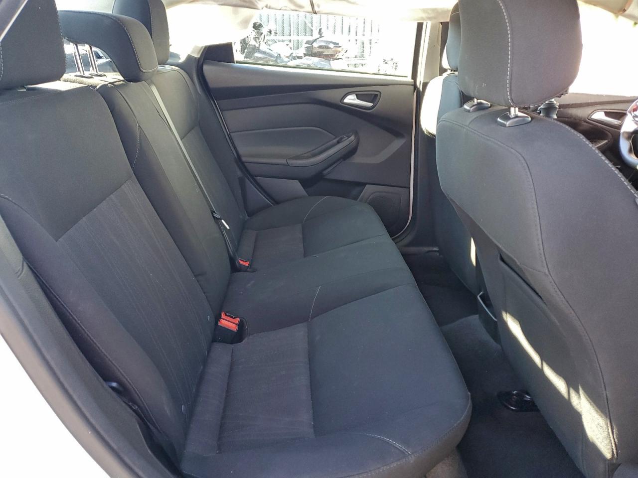 2018 Ford Focus Se VIN: 1FADP3F23JL223470 Lot: 93989355