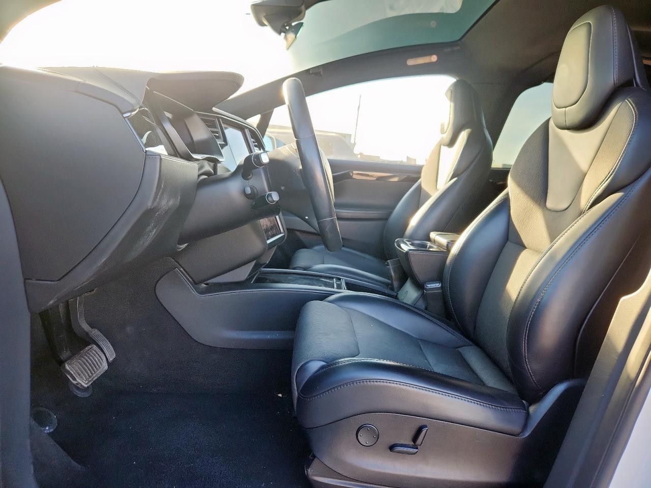 2018 Tesla Model X VIN: 5YJXCDE25JF133847 Lot: 91879515