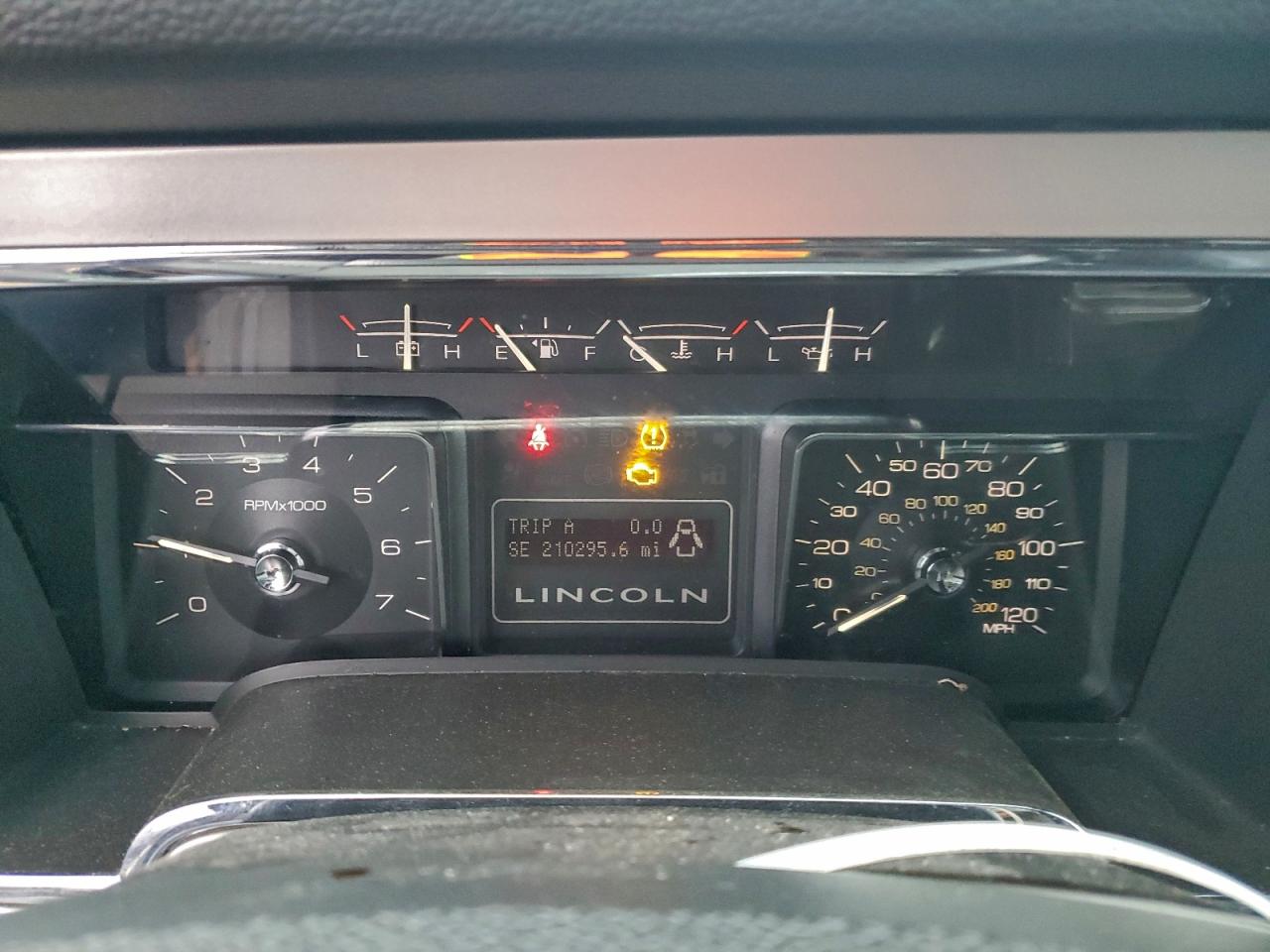 2010 Lincoln Navigator L VIN: 5LMJJ3J5XAEJ11178 Lot: 94379425